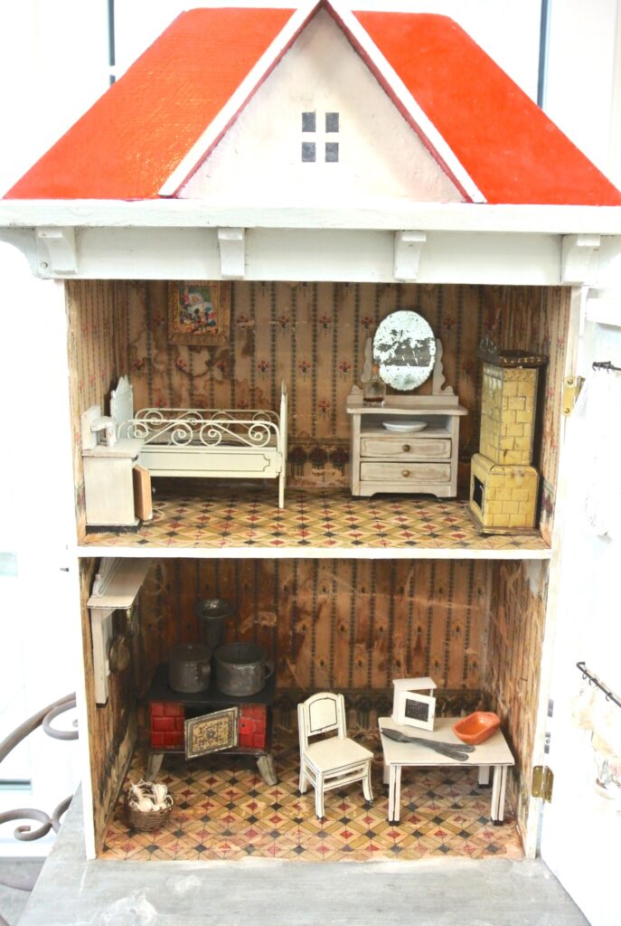 Dollhouse Gottschalk with furniture